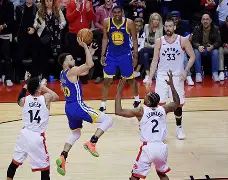 赛地聚焦:NBA总决赛今晨热度飙升,斯图加特防线松动,引发热议,资深球员宣示担当(今日2013年总决赛g7热火vs马刺) 赛地聚焦:NBA总决赛今晨热度飙升,斯图加特防线松动,引发热议,资深球员宣示担当(今日2013年总决赛g7热火vs马刺)