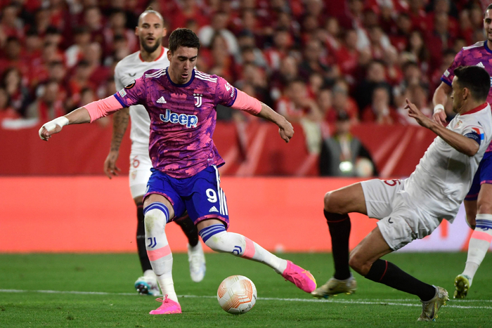 塞维利亚内部会议纪要流出——今晚造点机会；欧联使命明确；医务组通报恢复的简单介绍