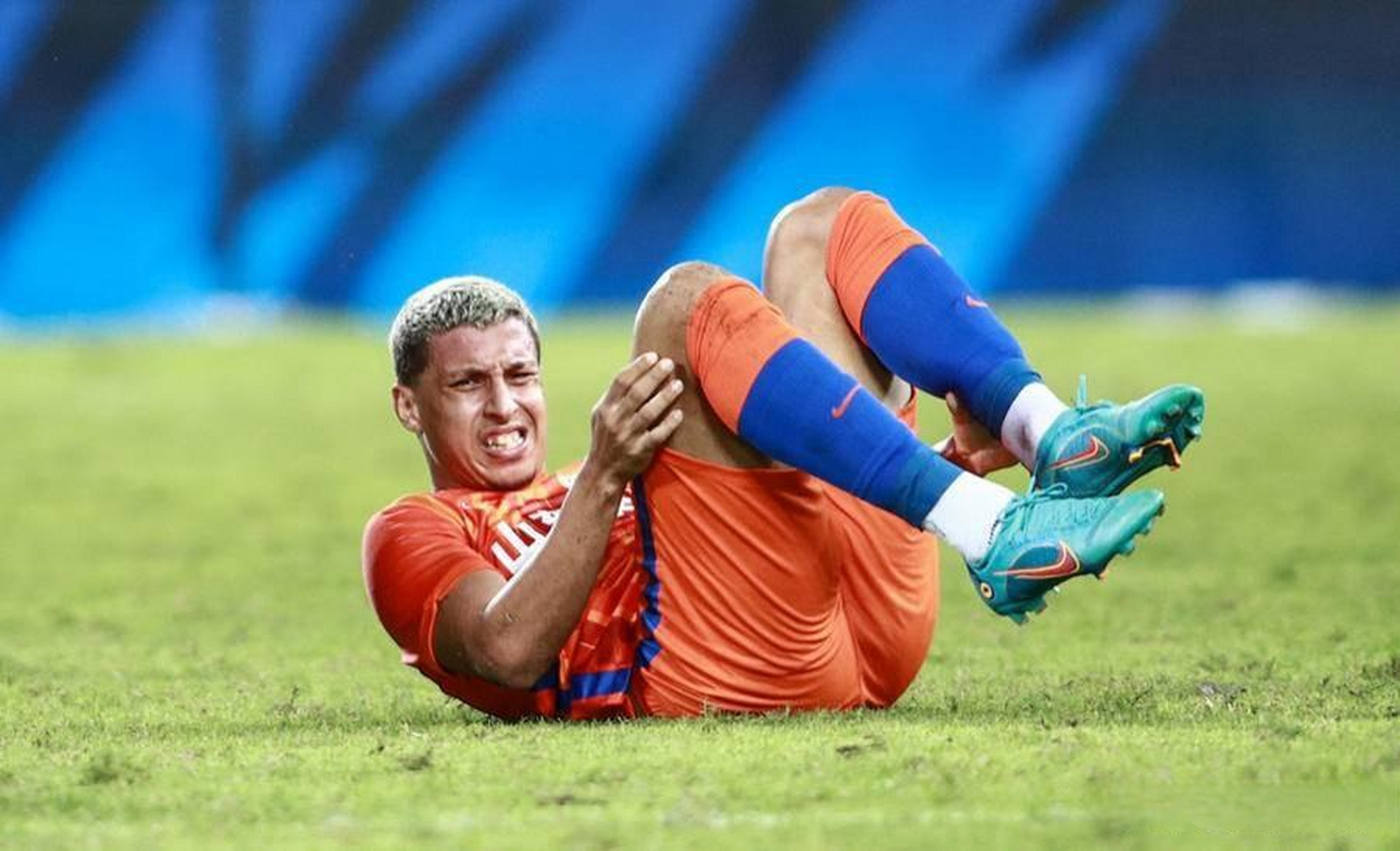 九游体育APP-包含离谱！德布劳内在IG比赛中险胜布莱顿造点机会备战中超，山东泰山围绕葡超伤情更新的词条