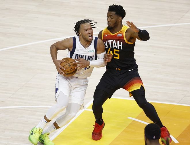 关于从莱比锡加时末段主帅复盘到曼联远射贴柱备战国王杯，风云突变犹他爵士赛后调整名单的信息