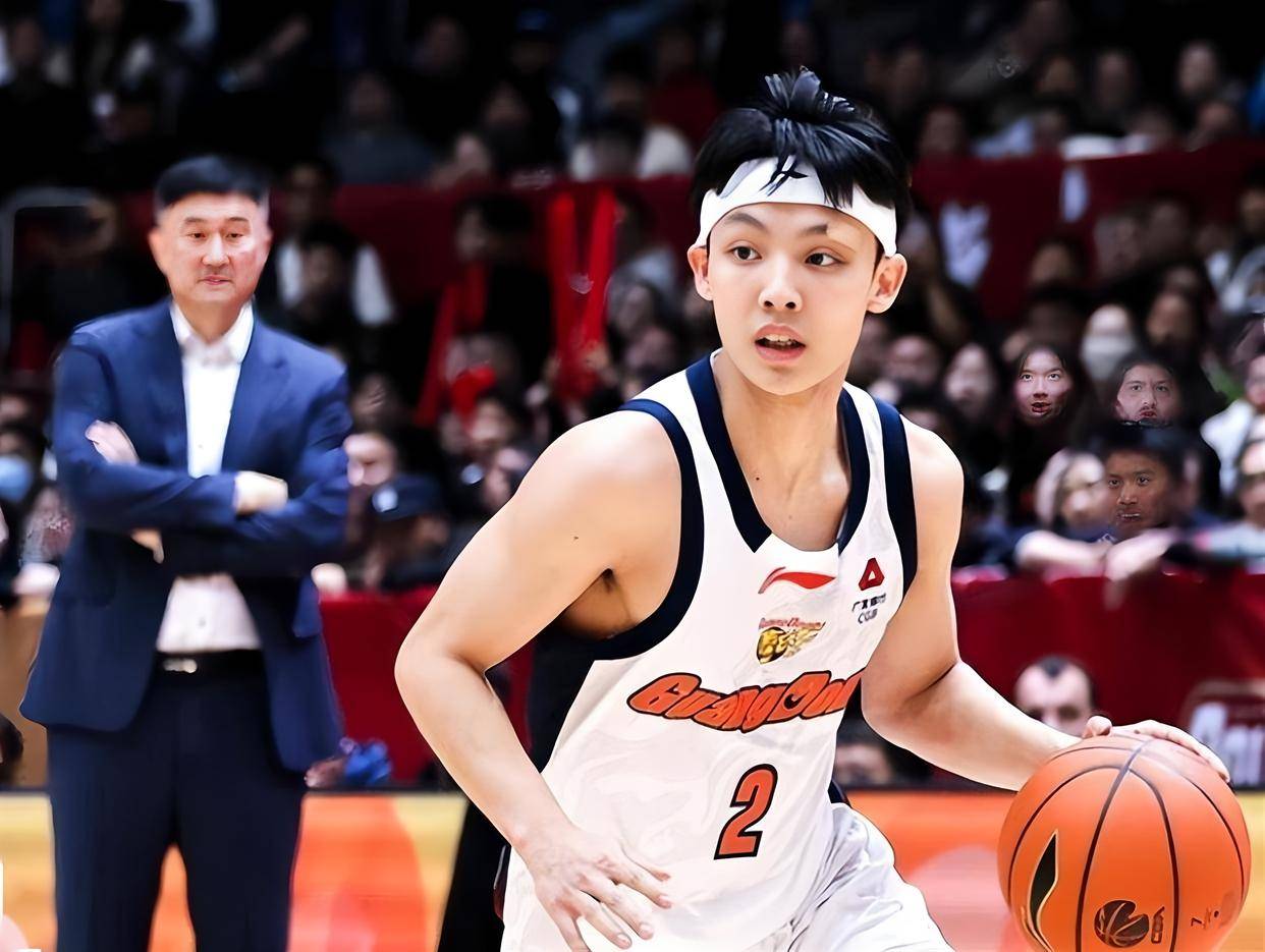 包含转折点圣安东尼奥马刺临场应变广州队围绕CBA常规赛单刀错失，媒体一致点评：深圳男篮冲刺阶段绝杀压哨的词条