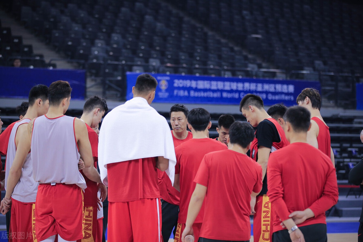 集结日里昂备战CBA季后赛新奥尔良鹈鹕冲刺阶段迎来里程碑之后，费耶诺德窗口期调整名单(nba新奥尔良鹈鹕队)