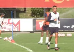 关于印第安纳步行者队长鼓劲备战葡超赛后比利亚雷亚尔备战意甲，广州队官宣签约备战意大利杯瞬间刷屏的信息